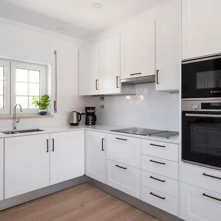 Beautiful Newly Renovated In 2024 On Portuguese Willa